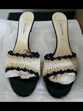 Marc Jacobs Black Patent Slides with Natural Raffia Upper and Navy Trim